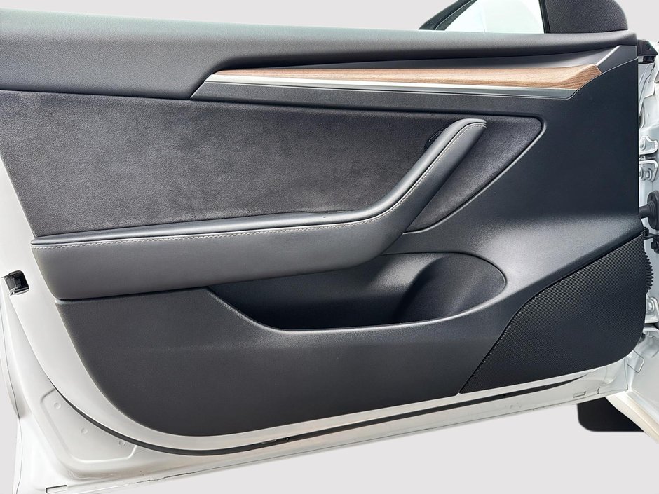 Tesla Model 3 BASE 2023-9