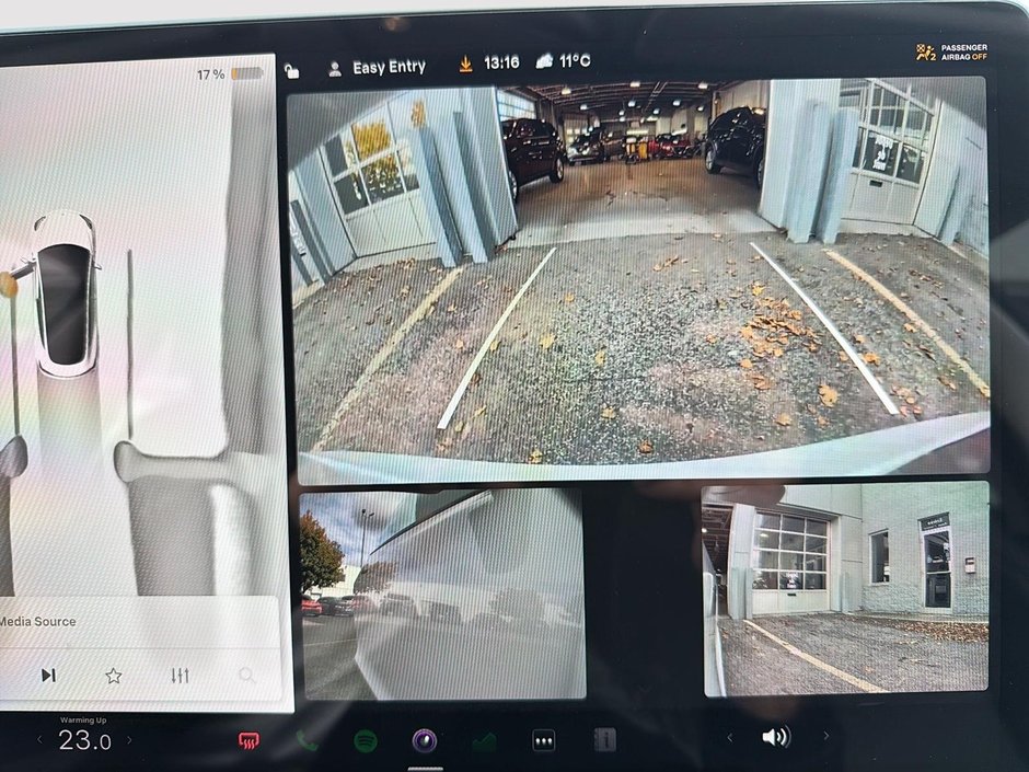 Tesla Model 3 BASE 2023-13