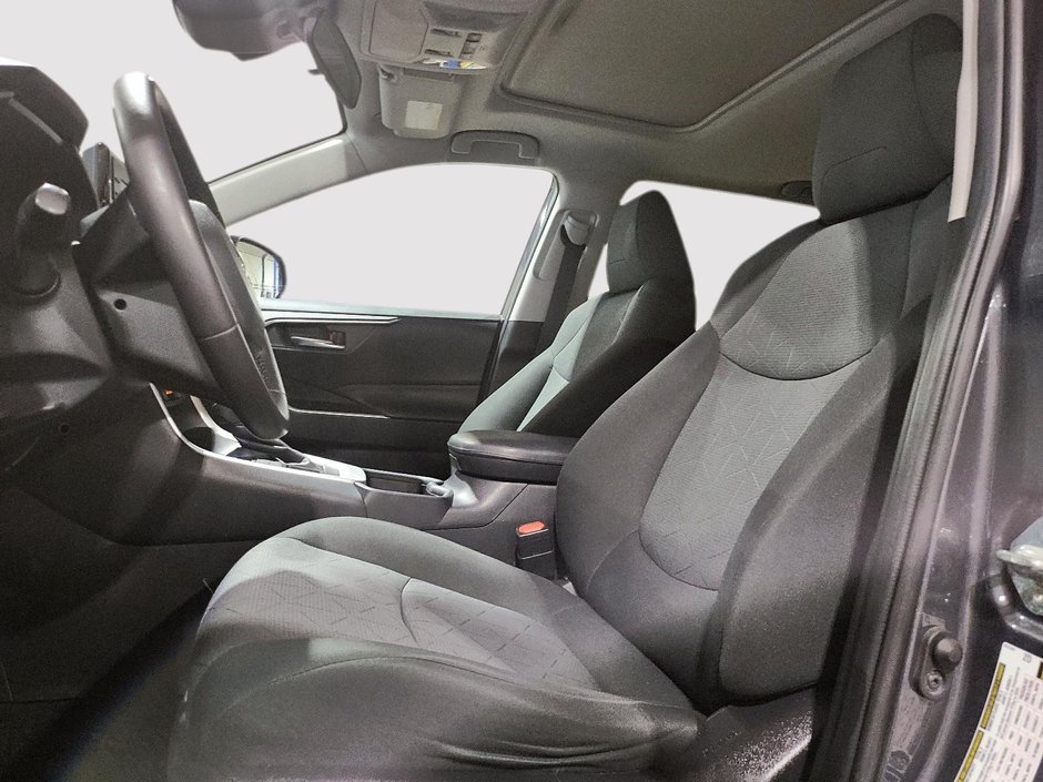 2020 Toyota RAV4 XLE AWD-8