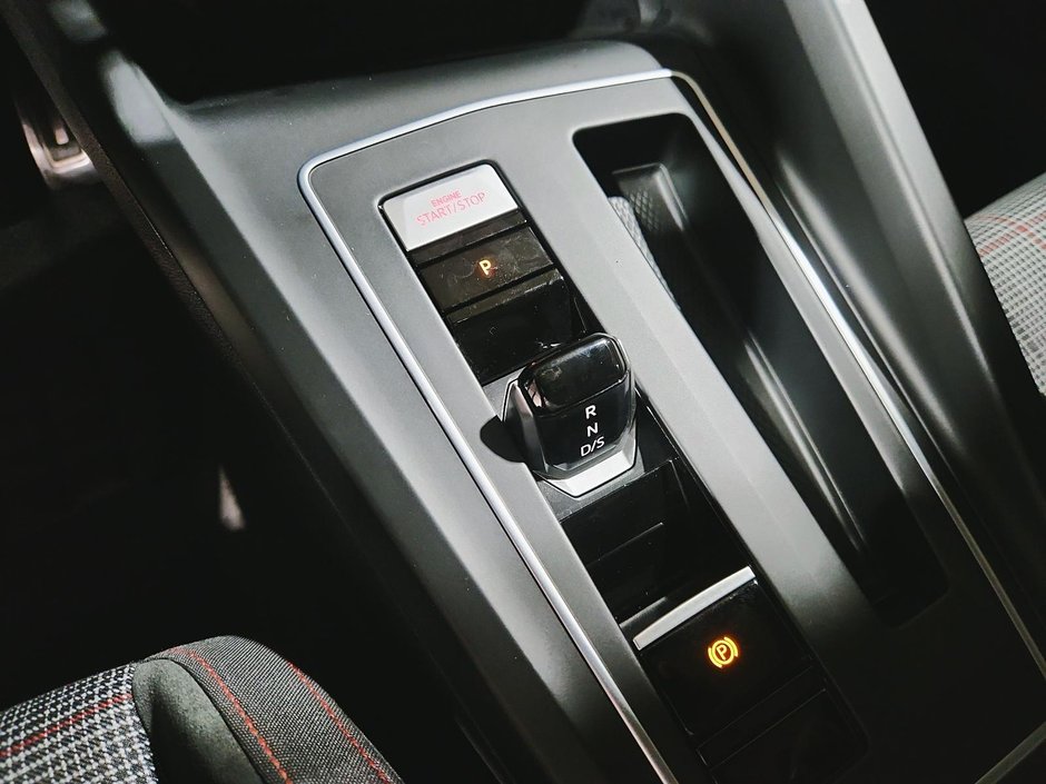 Volkswagen Golf GTI Autobahn 2022-14