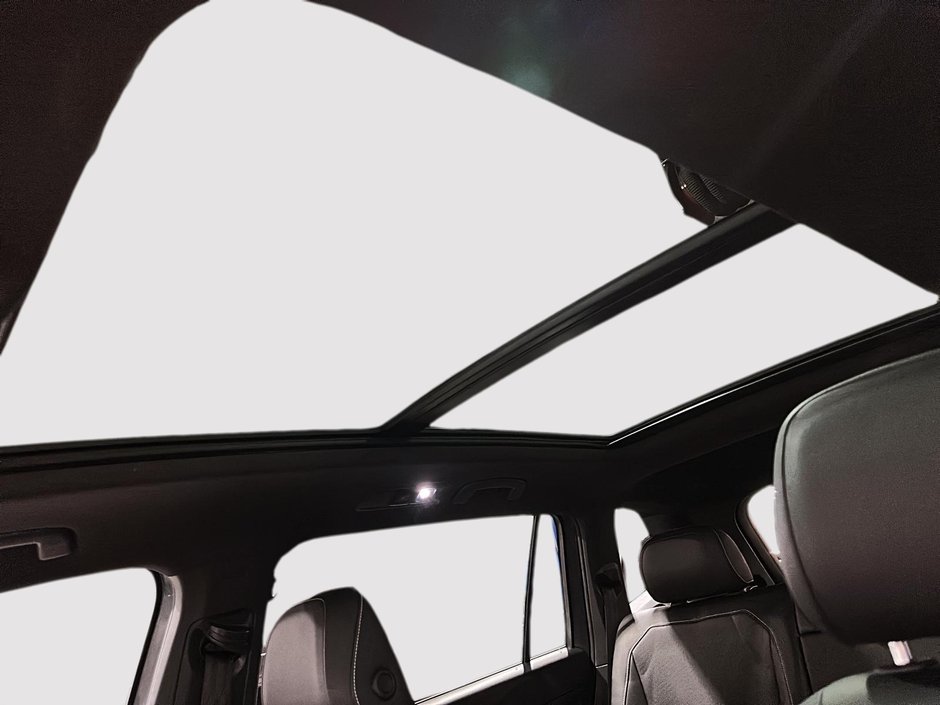 Volkswagen Tiguan Comfortline R-Line Black Edition 2022-17