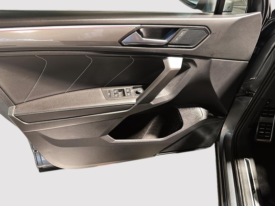 Volkswagen Tiguan Comfortline R-Line Black Edition 2022-12