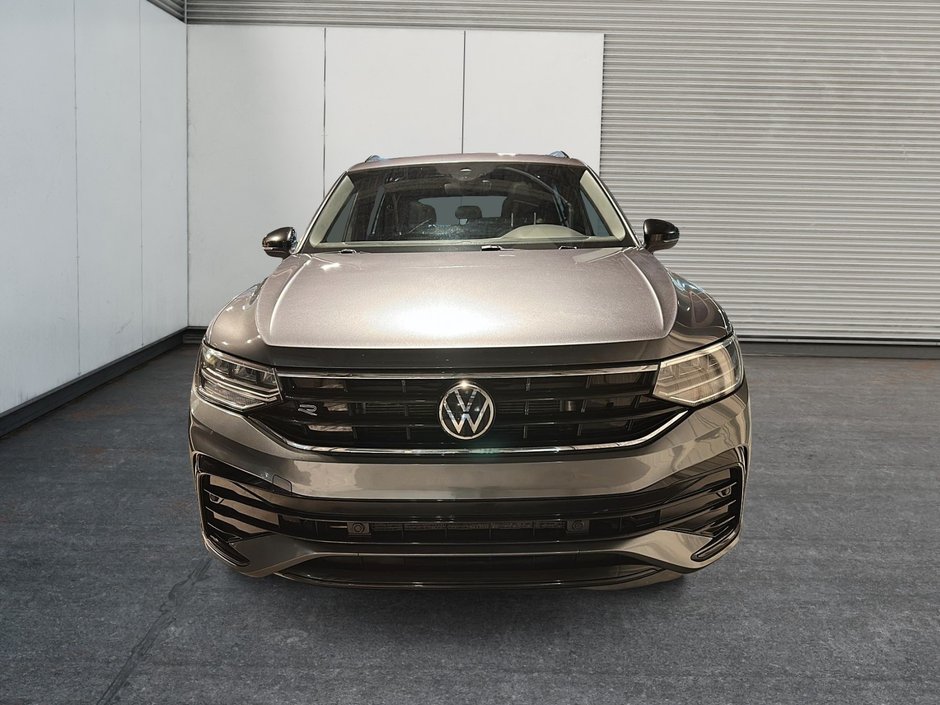 Volkswagen Tiguan Comfortline R-Line Black Edition 2022-1