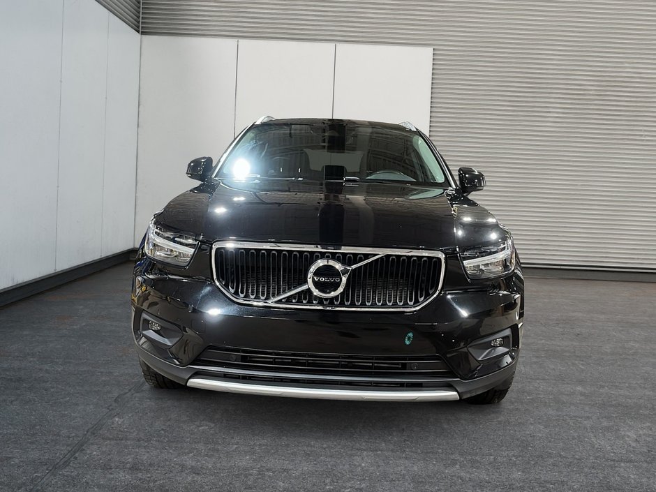 Volvo XC40 Momentum 2022-1
