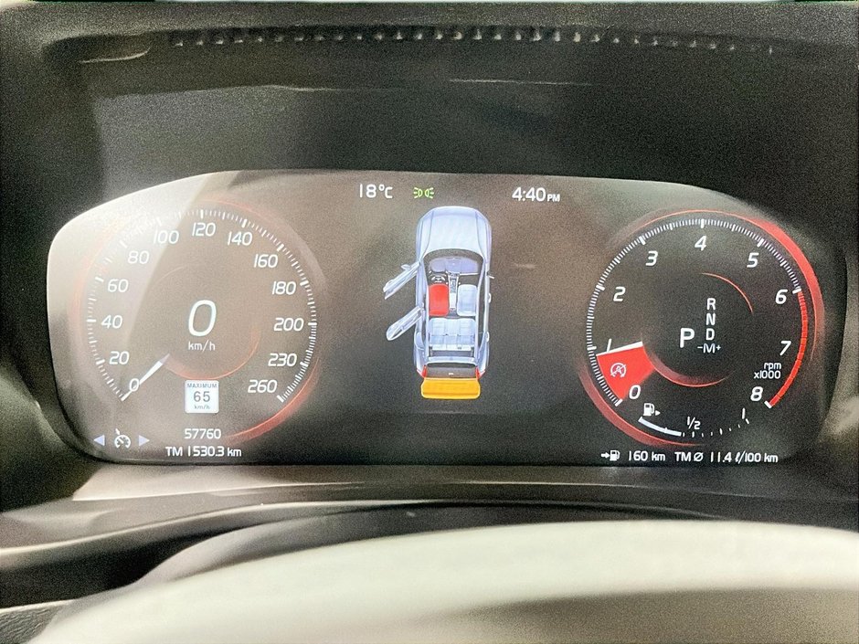 Volvo XC40 Momentum 2022-13