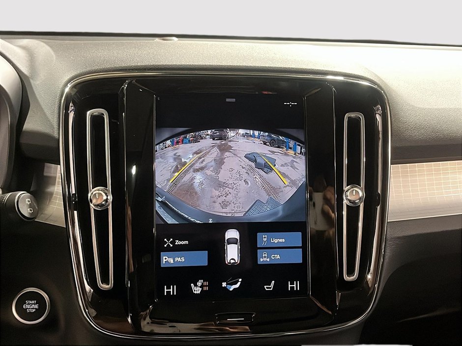 Volvo XC40 Momentum 2022-16