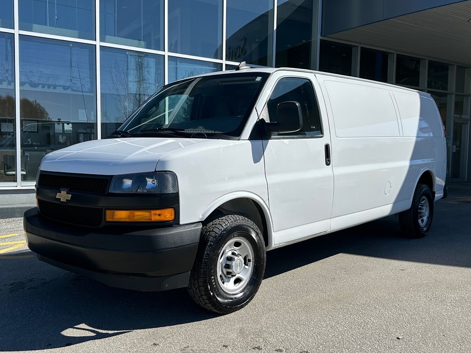 2021 Chevrolet Express Cargo Van U4470 Groupe Performance Occasion in Mont Laurier