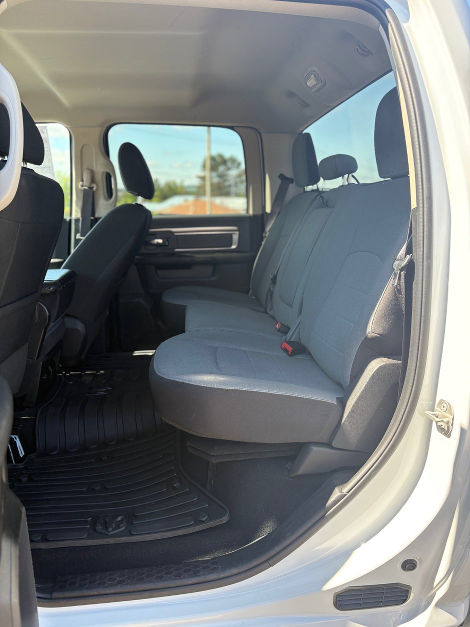 2023 Ram 1500 Classic SLT-10