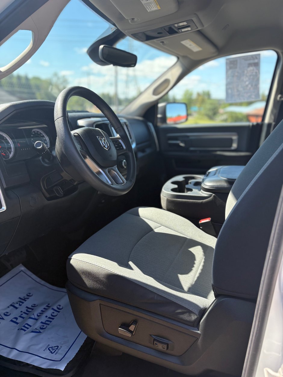 2023 Ram 1500 Classic SLT-8