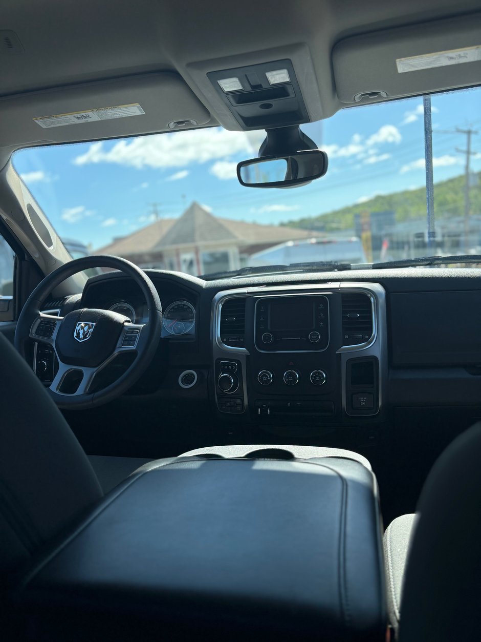 2023 Ram 1500 Classic SLT-7