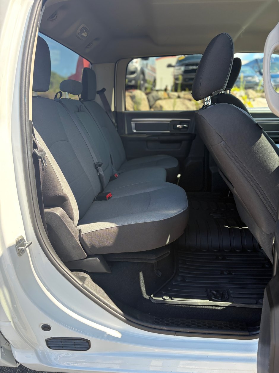 2023 Ram 1500 Classic SLT-11