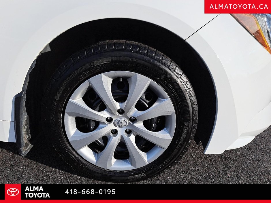 Toyota Corolla LE CVT 2020-8