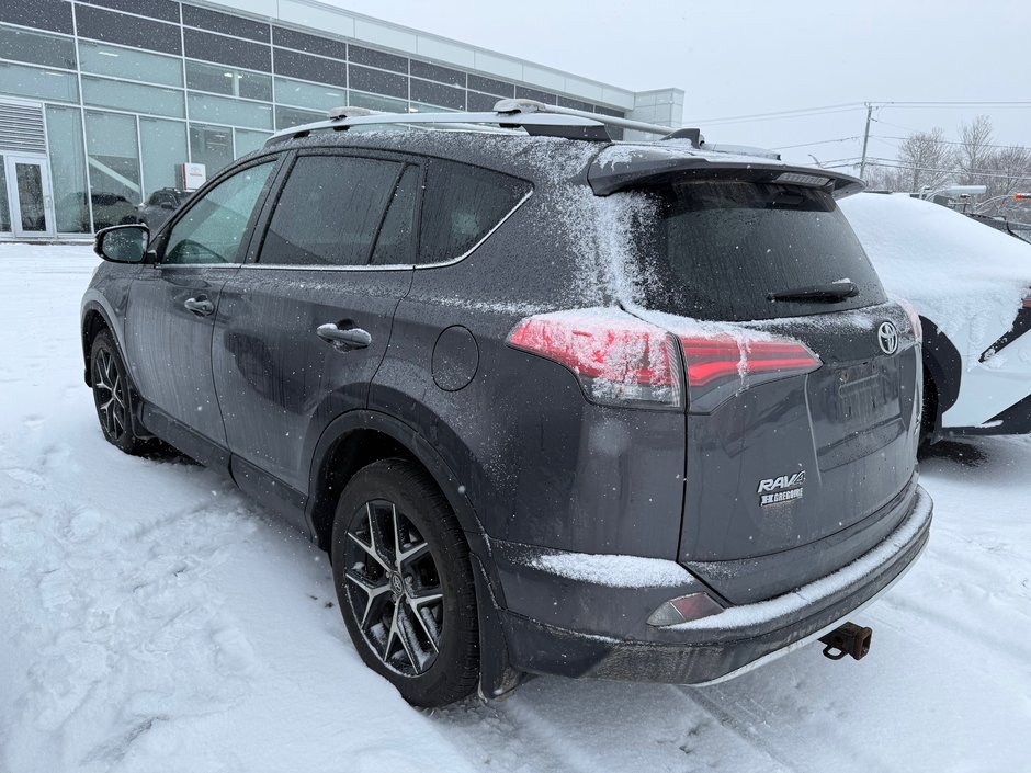 Toyota RAV4 SE 2016-3