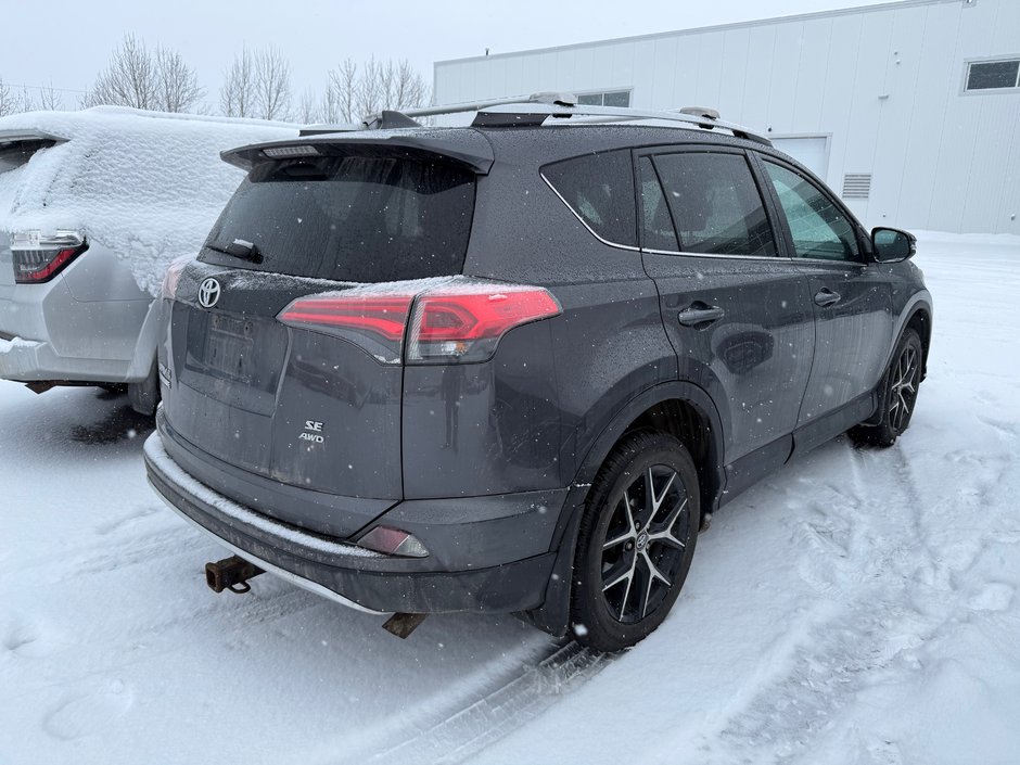 Toyota RAV4 SE 2016-2