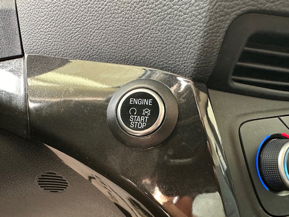 Ford Escape Titanium AWD 2019-37