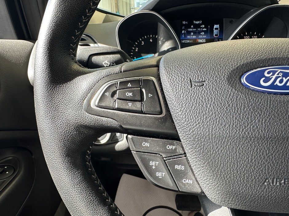 Ford Escape Titanium AWD 2019-27