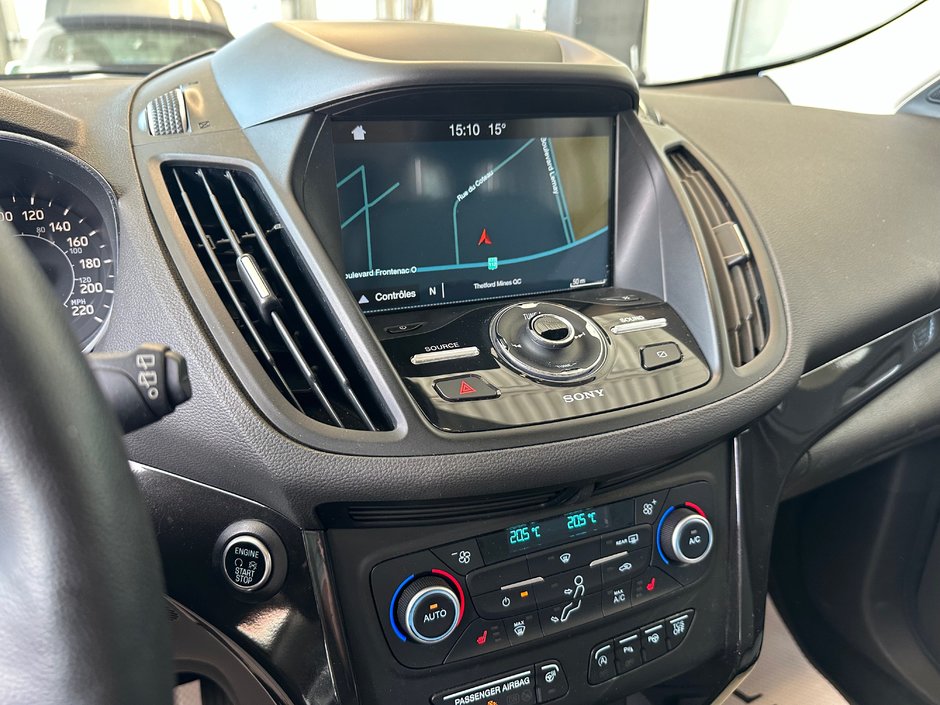 Ford Escape Titanium AWD 2019-30