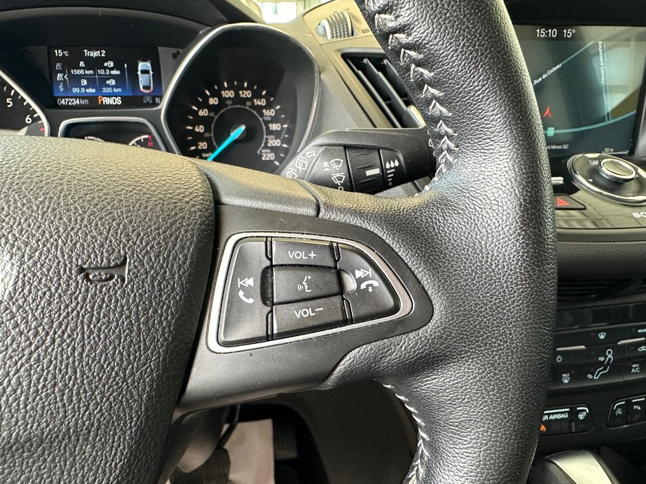 Ford Escape Titanium AWD 2019-29