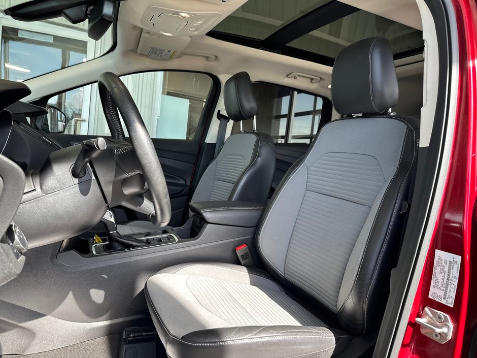 Ford Escape Titanium AWD 2019-18