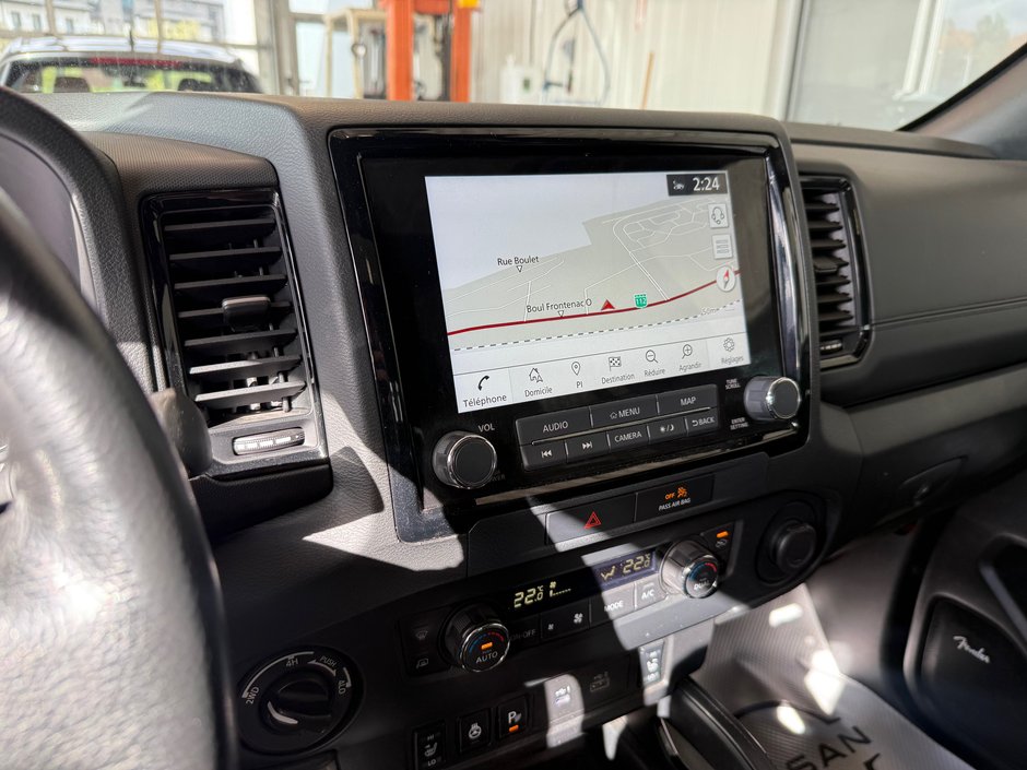 2022 Nissan Frontier Pro-4X Luxury 4X4-24