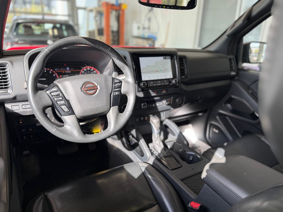 2022 Nissan Frontier Pro-4X Luxury 4X4-13