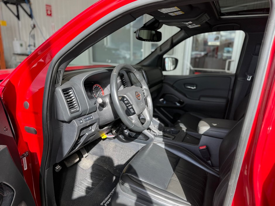2022 Nissan Frontier Pro-4X Luxury 4X4-14