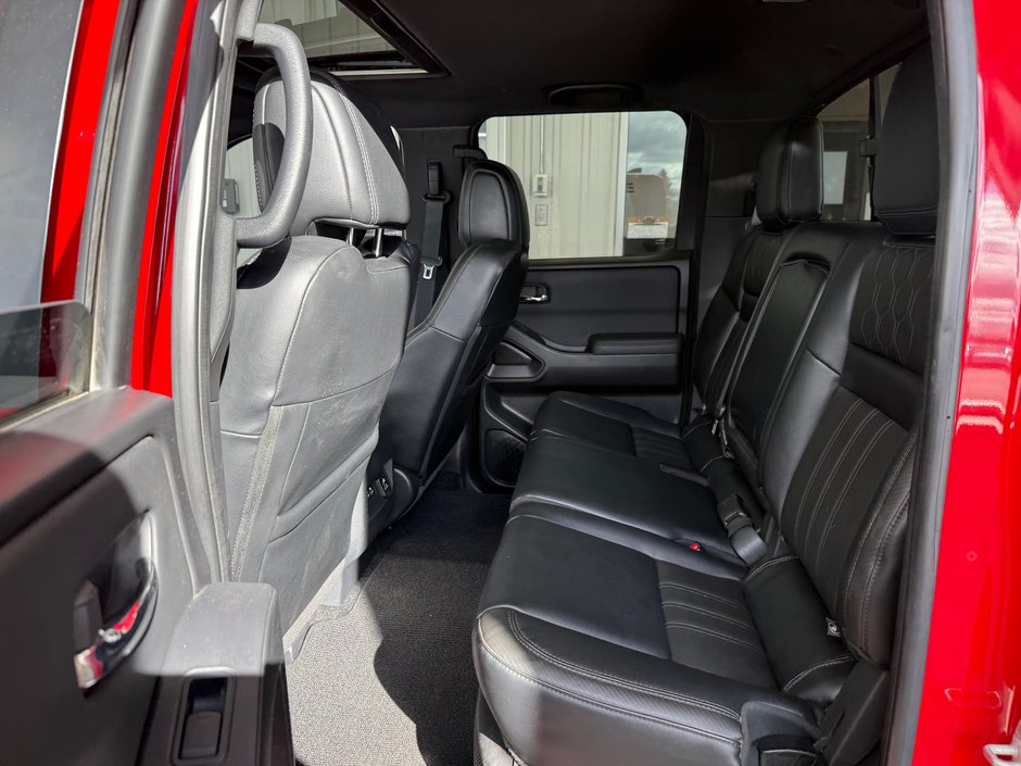 2022 Nissan Frontier Pro-4X Luxury 4X4-35