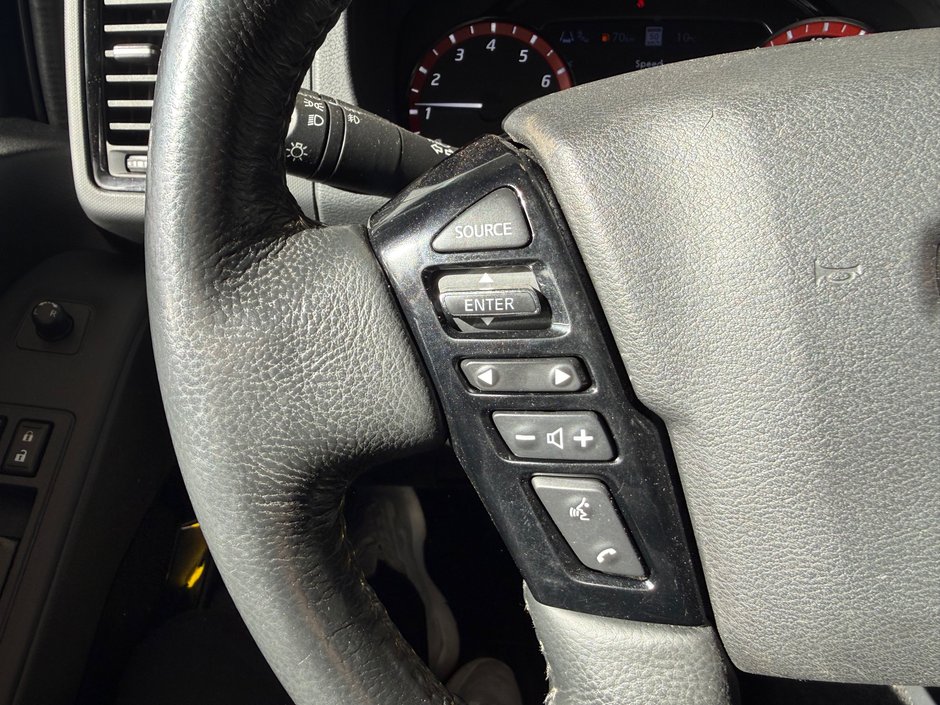 2022 Nissan Frontier Pro-4X Luxury 4X4-22