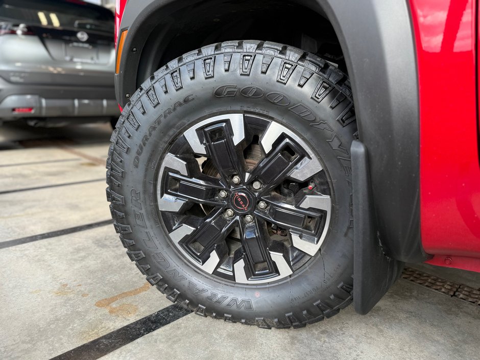 2022 Nissan Frontier Pro-4X Luxury 4X4-11