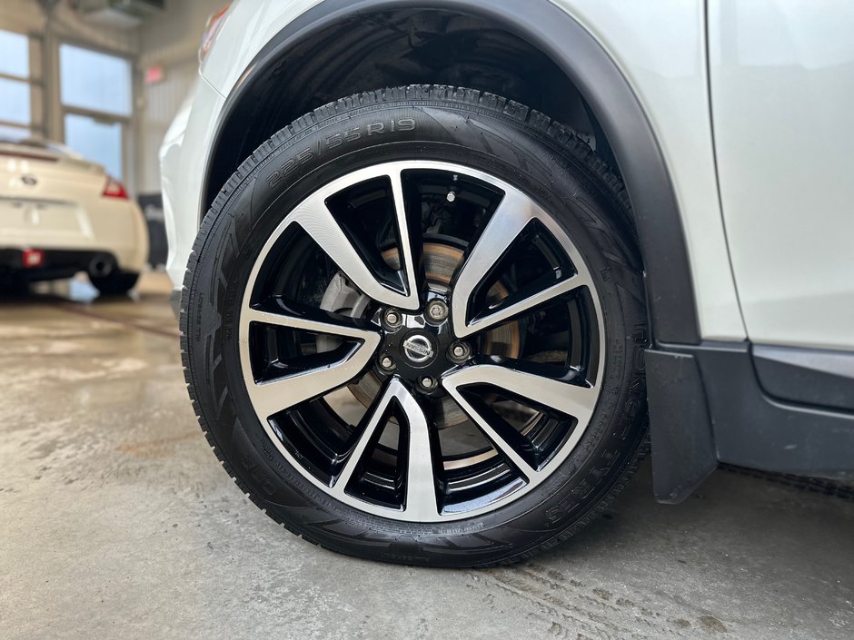 Nissan Rogue SL Platinum AWD 2019-13