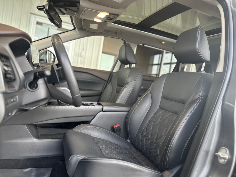 Nissan Rogue Platinum AWD 2021-18