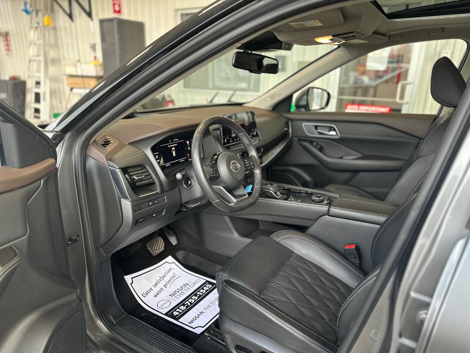 2021 Nissan Rogue Platinum AWD-16