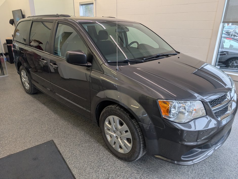 Dodge Grand Caravan SXT, STOW N GO 2017 à Magog, Québec