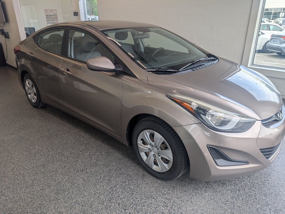 2016 Hyundai Elantra L in Magog, Quebec