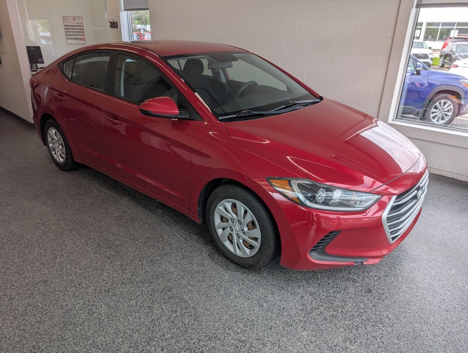 2017 Hyundai Elantra AUTOMATIQUE, A/C, in Magog, Quebec