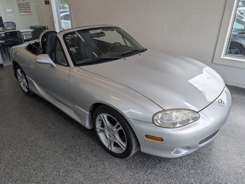 Mazda MX-5 Miata CONVERTIBLE, CUIR, 2004 à Magog, Québec