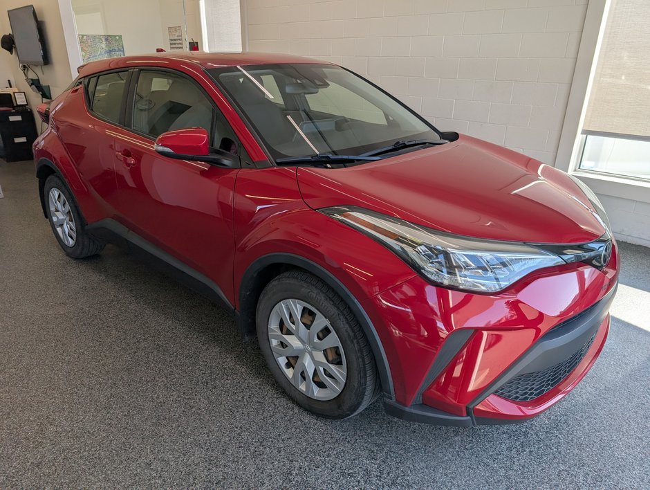 2020 Toyota C-HR LE FWD in Magog, Quebec