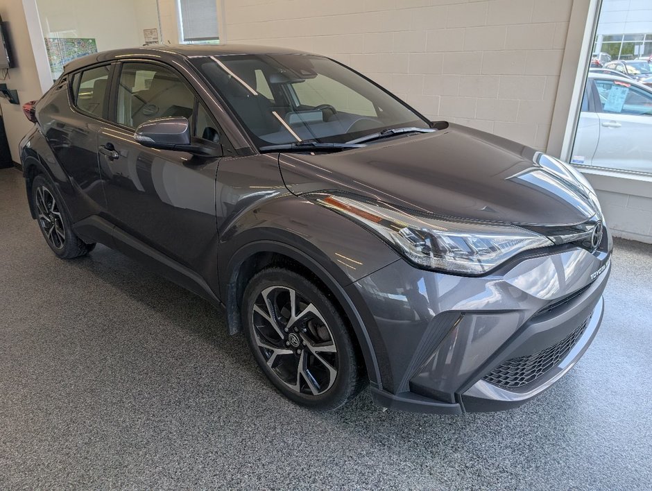 2021 Toyota C-HR XLE PREMIUM, A/C, in Magog, Quebec