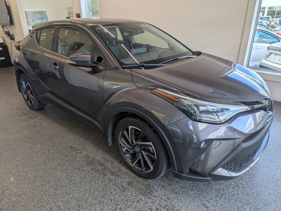 2022 Toyota C-HR Limited FWD, GARANTIE JUSQU EN 2026, in Magog, Quebec