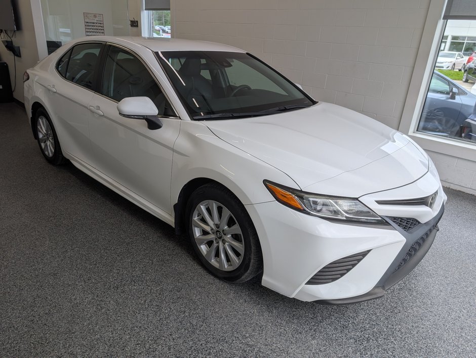 Toyota Camry SE AUTOMATIQUE, 2018 à Magog, Québec