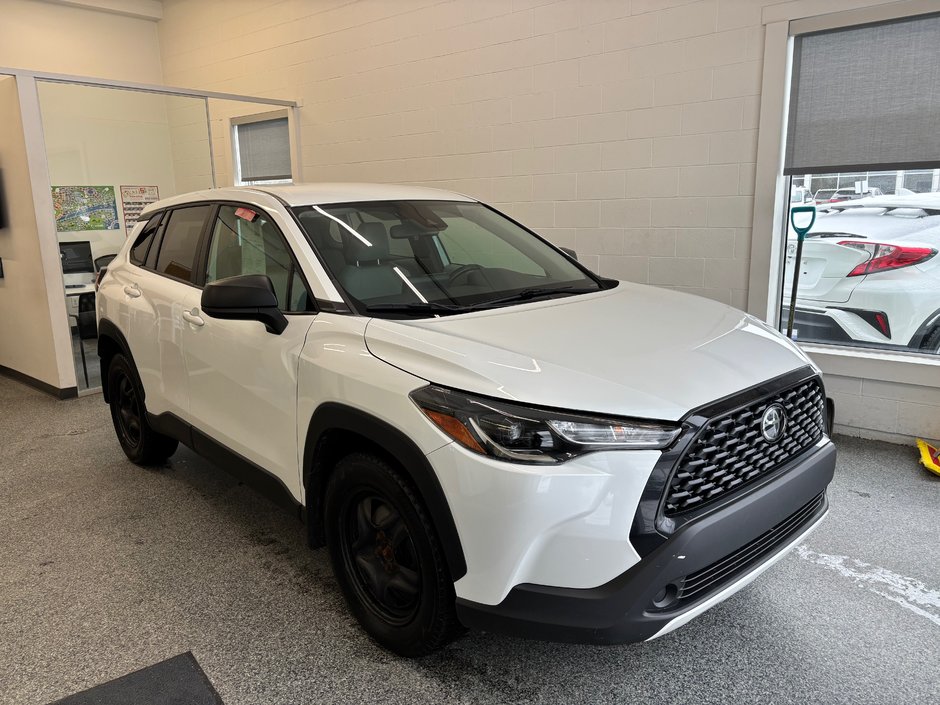 2022 Toyota Corolla Cross L AWD, in Magog, Quebec