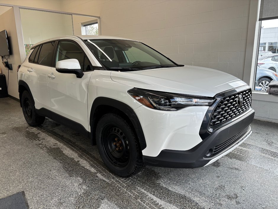 Toyota Corolla Cross LE AWD, 2022 à Magog, Québec