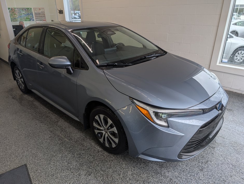 2023 Toyota COROLLA HYBRIDE LE AWD, in Magog, Quebec