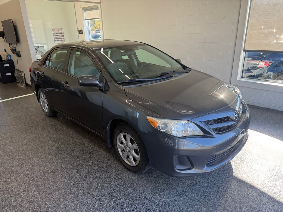Toyota Corolla LE AUTOMATIQUE, 2013 à Magog, Québec