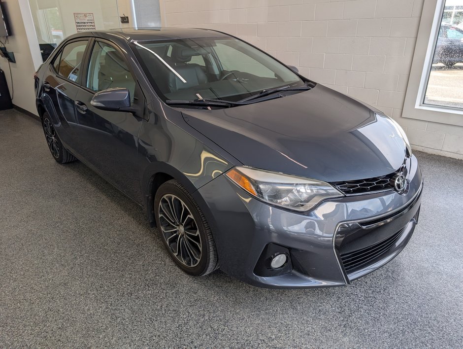 Toyota Corolla S, A/C, 2015 à Magog, Québec