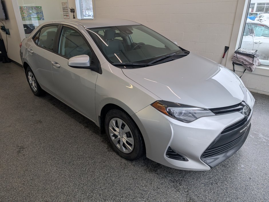 Toyota Corolla CE, AUTOMATIQUE, A/C, 2017 à Magog, Québec