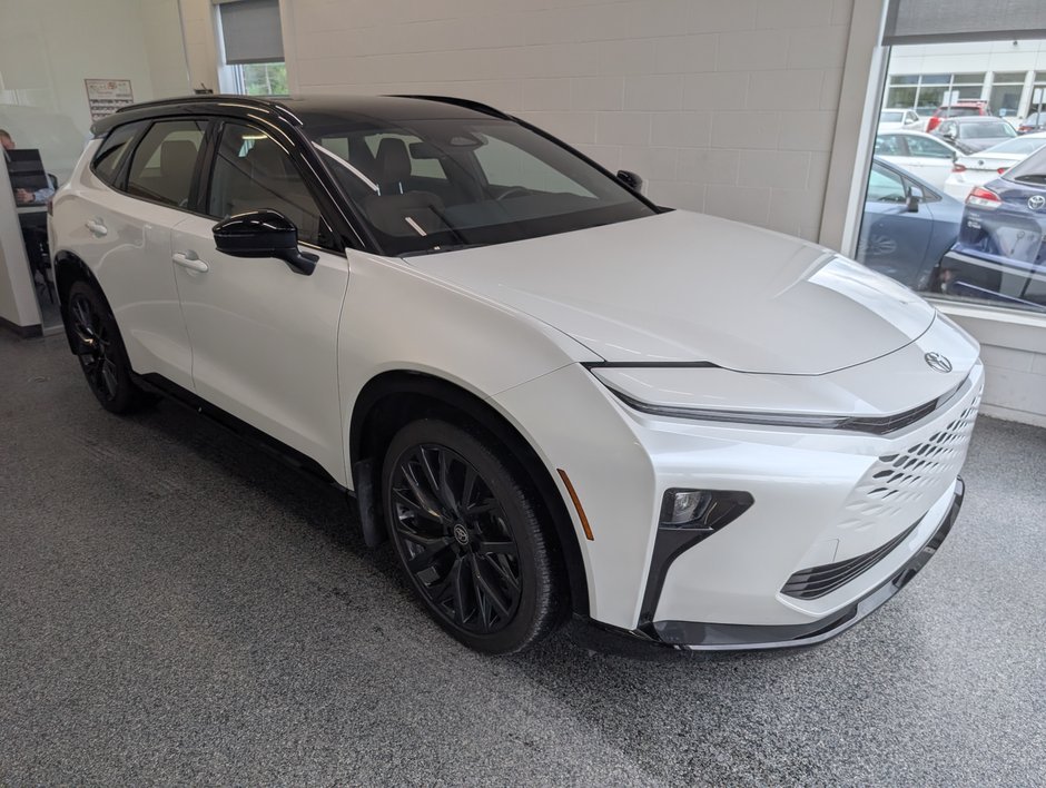 2025 Toyota Crown Signia Limited HYBRID CUIR, in Magog, Quebec