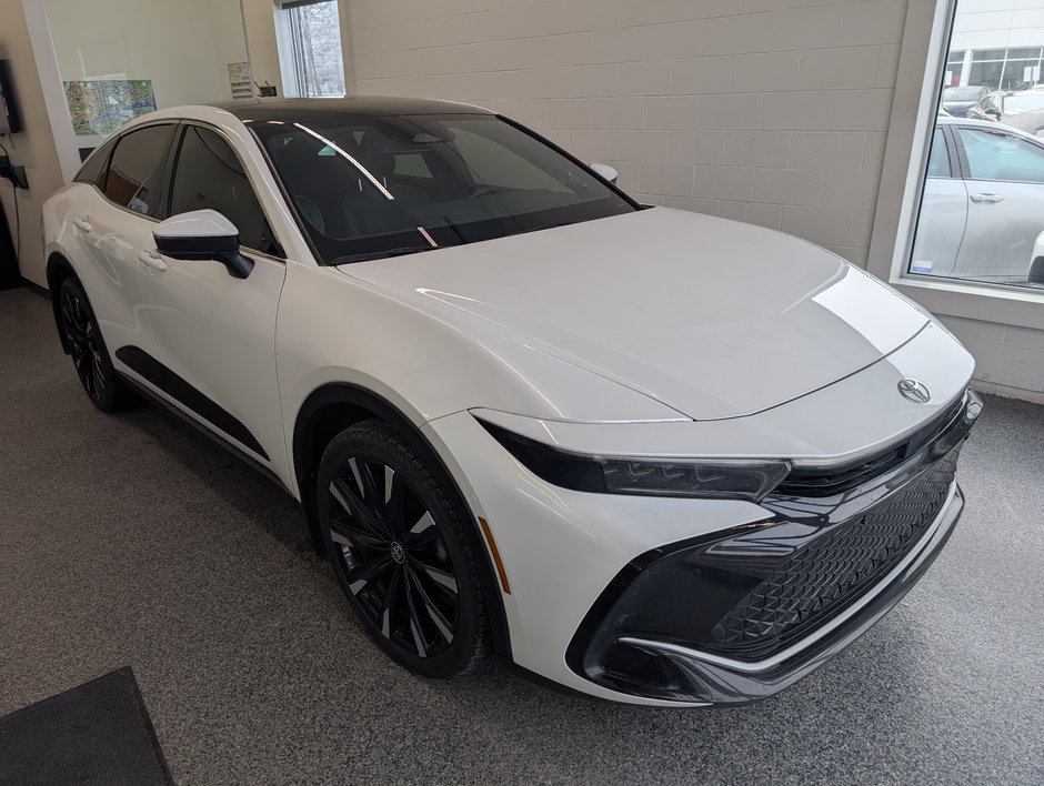 Toyota Crown Platinum 2023 à Magog, Québec