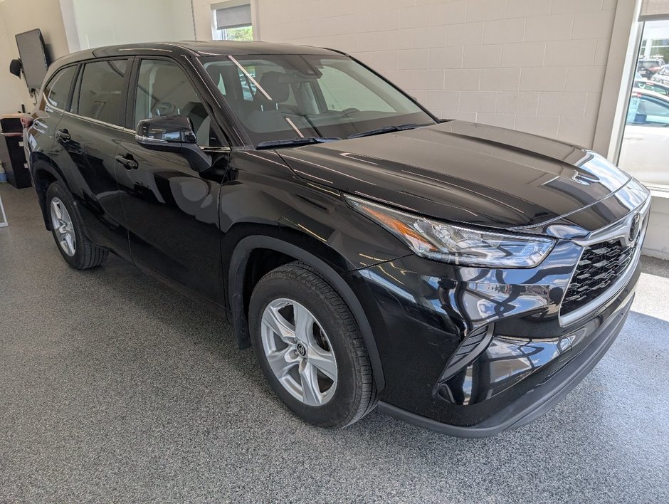 Toyota Highlander LE AWD, GARANTIE JUSQU EN 2028, 2023 à Magog, Québec