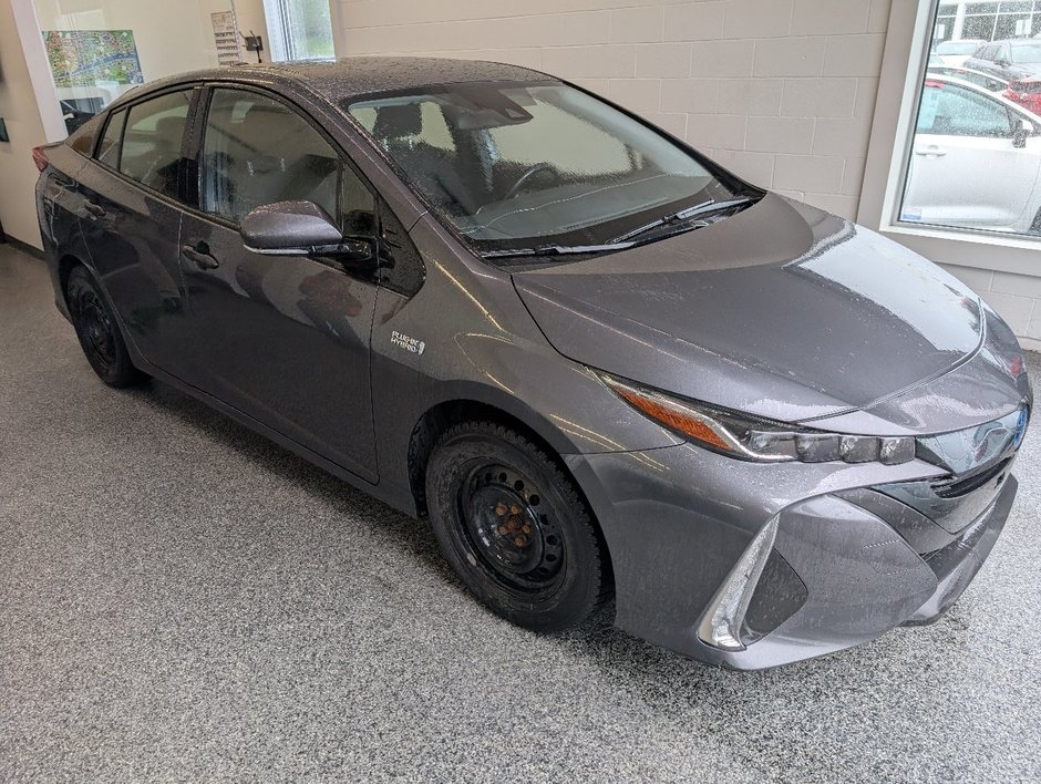 2020 Toyota PRIUS PRIME BRANCHABLE, A/C, in Magog, Quebec